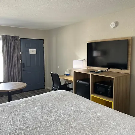 Days Inn By Wyndham Branson Ozarks Exterior photo