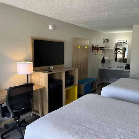 Days Inn By Wyndham Branson Ozarks Exterior photo