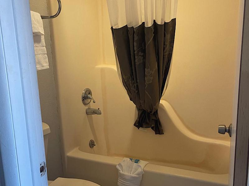 Days By Wyndham Ozarks Hotel *